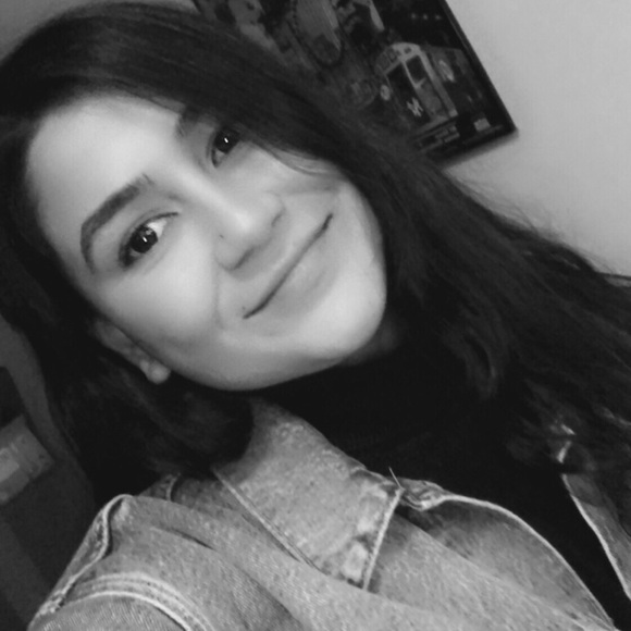 Meet your Posher, Sabrina - Picture 1 of 1